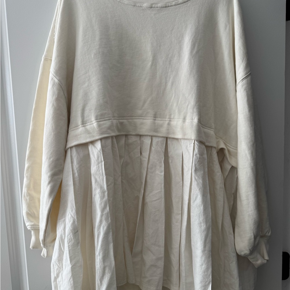 Cream Oversized Sweatshirt with Pleated Hem